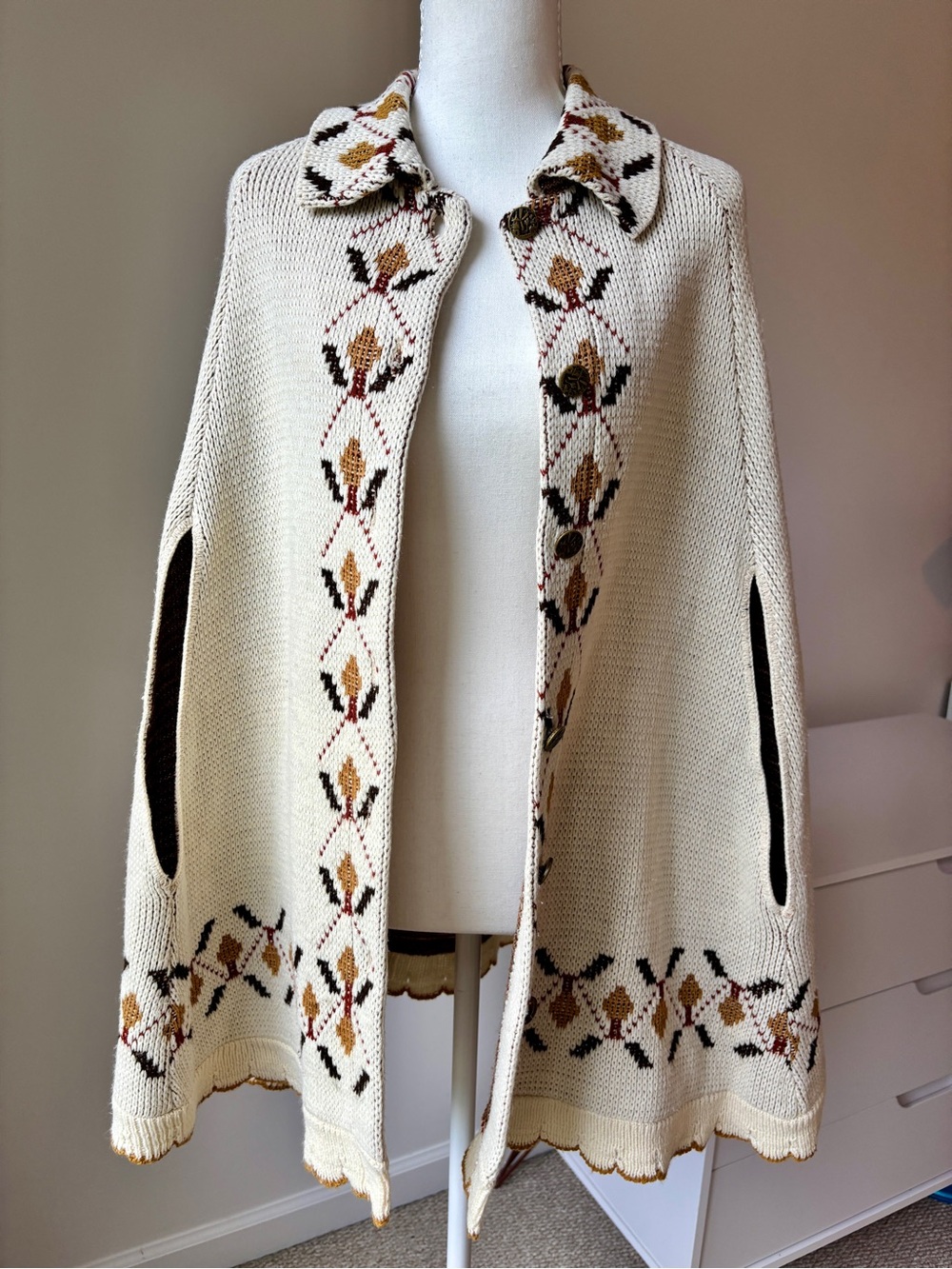 Vintage 1970’s JCPenney Bohemian Knit Cape Poncho -OS
